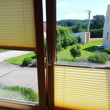 Schoene Helle Ferienwohnung In Waldnaehe 베르힝 외부 사진