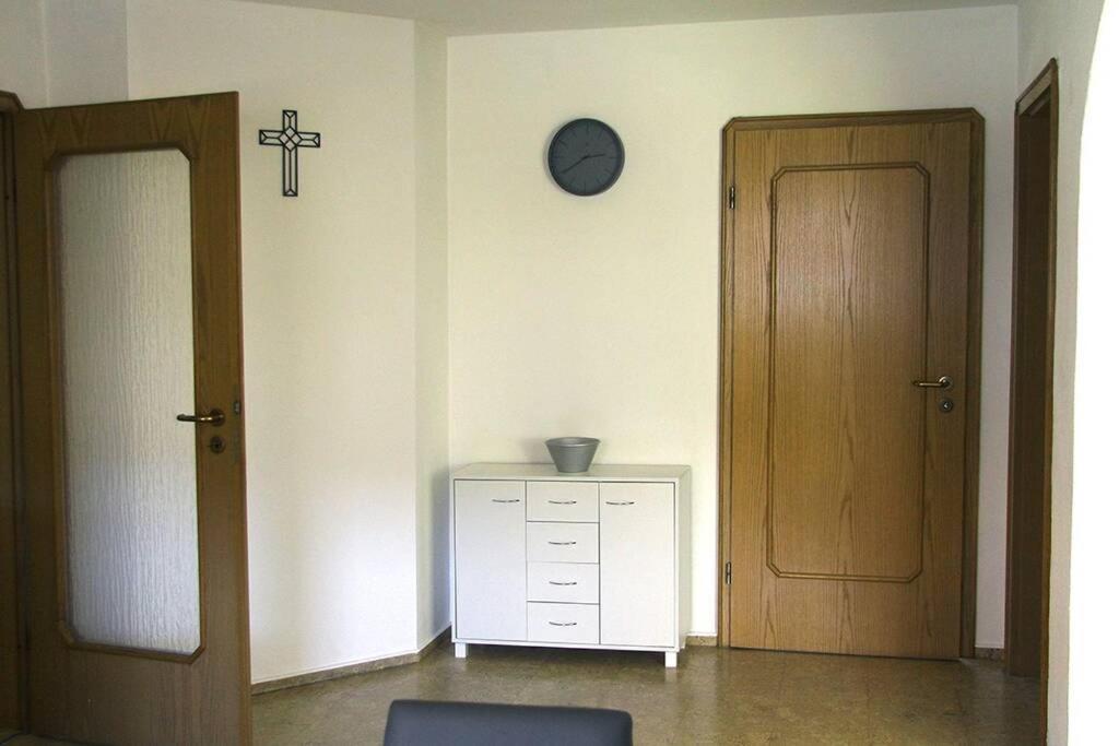 Schoene Helle Ferienwohnung In Waldnaehe 베르힝 외부 사진