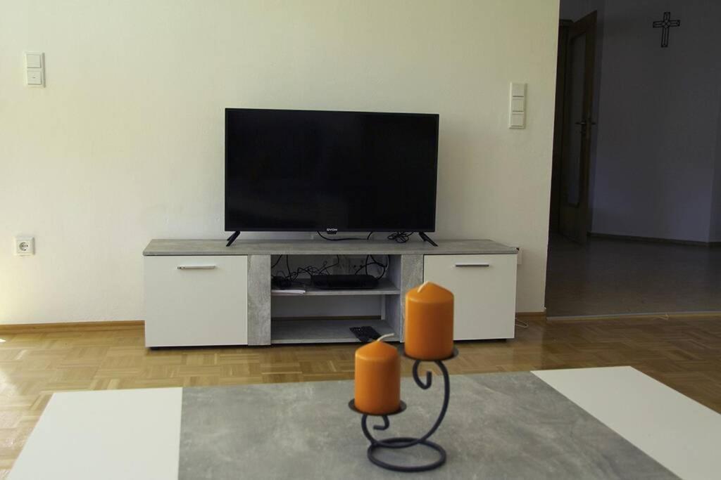 Schoene Helle Ferienwohnung In Waldnaehe 베르힝 외부 사진