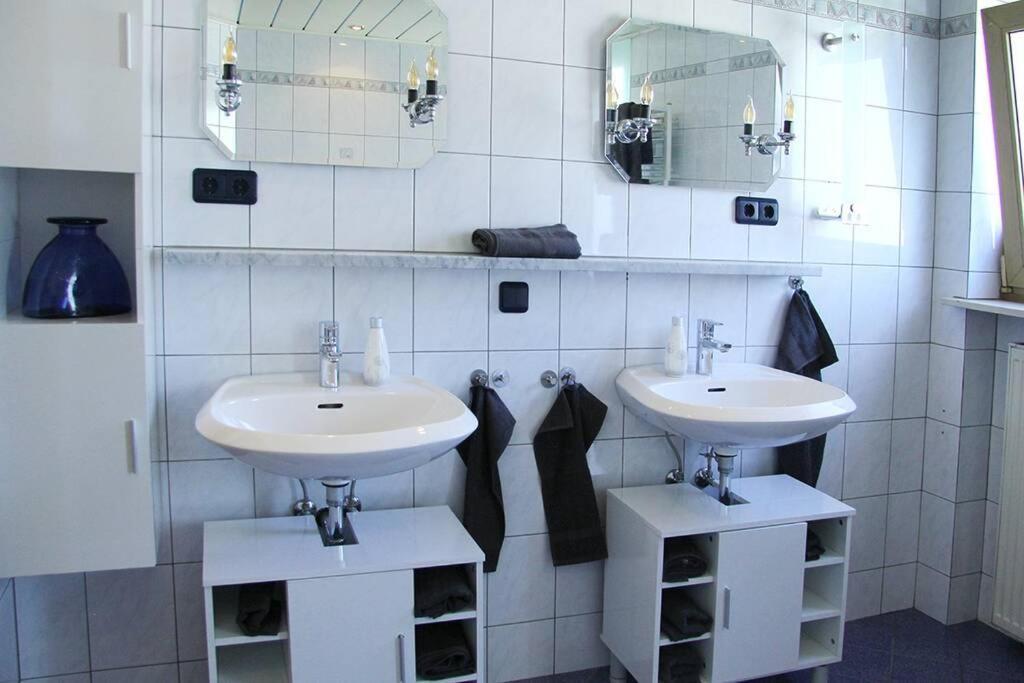 Schoene Helle Ferienwohnung In Waldnaehe 베르힝 외부 사진