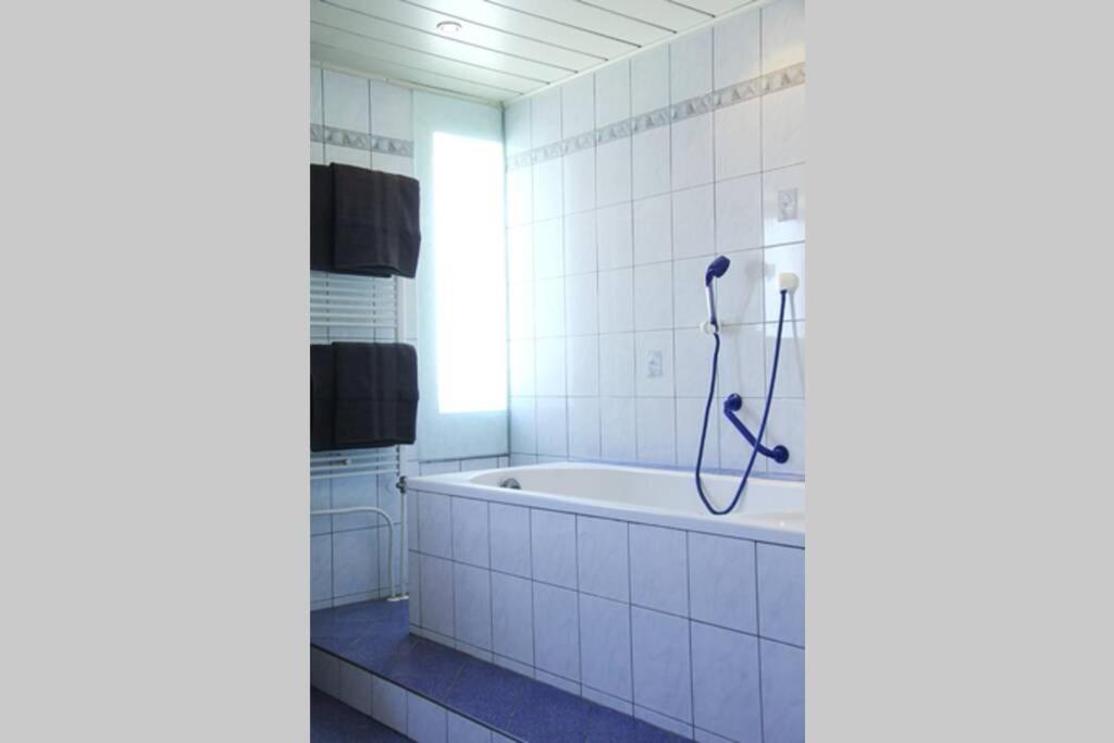 Schoene Helle Ferienwohnung In Waldnaehe 베르힝 외부 사진