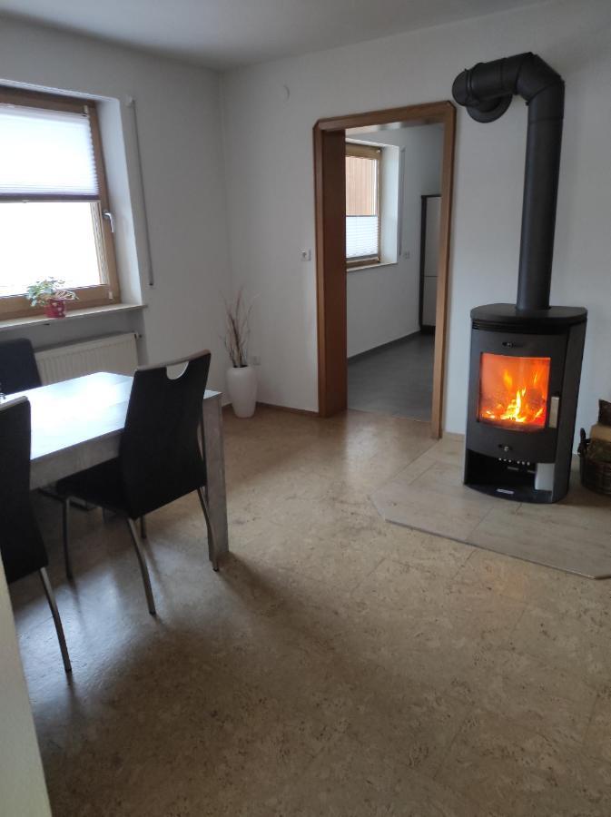 Schoene Helle Ferienwohnung In Waldnaehe 베르힝 외부 사진