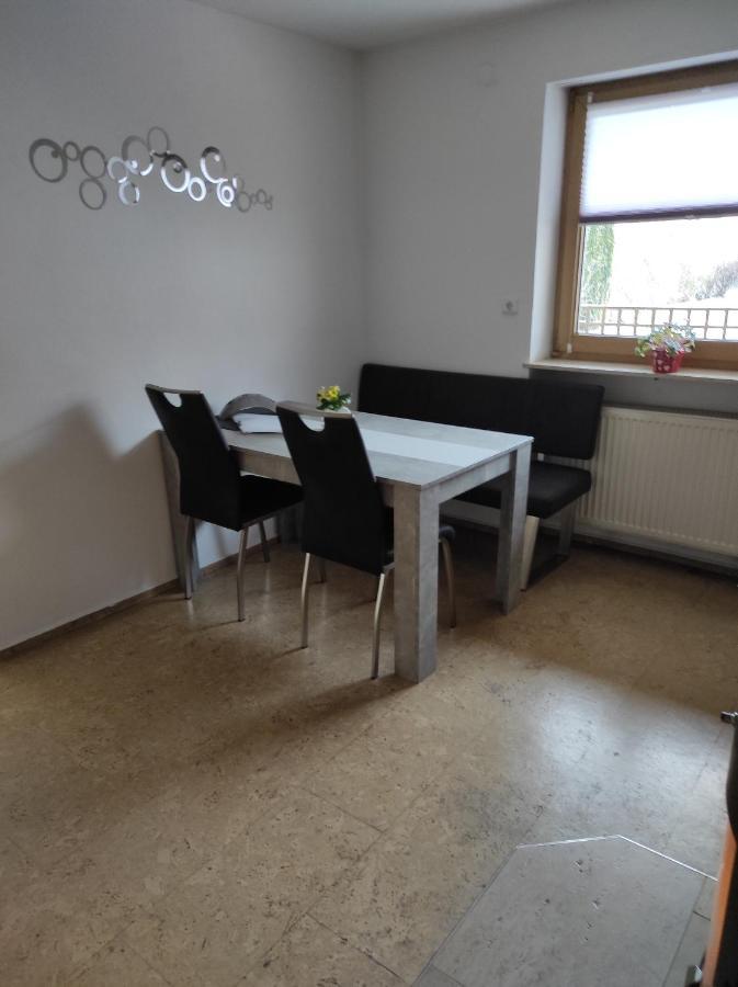 Schoene Helle Ferienwohnung In Waldnaehe 베르힝 외부 사진