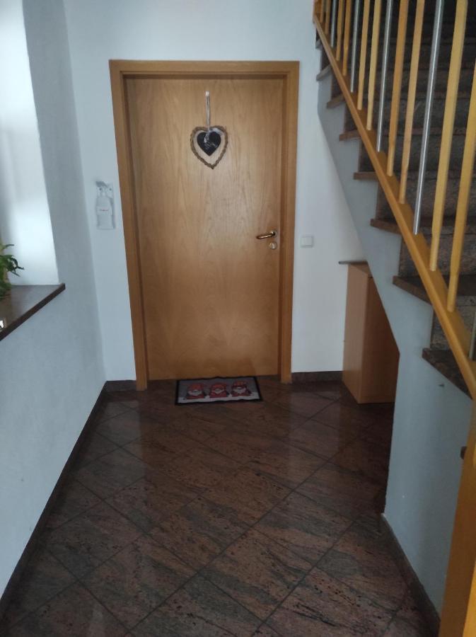 Schoene Helle Ferienwohnung In Waldnaehe 베르힝 외부 사진